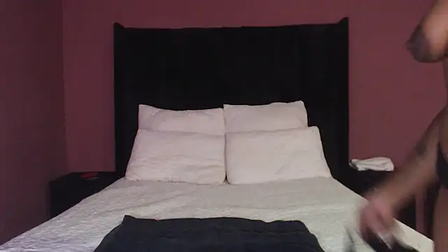 Snapshot of xMiAmor chatting on 02-20-26, 08:05 xMiAmor online show from 02-20-26, 08:05