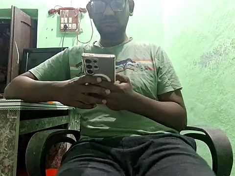 Snapshot of wildfun_ chatting on 12-05-25, 08:35 wildfun online show from 12-05-25, 08:35