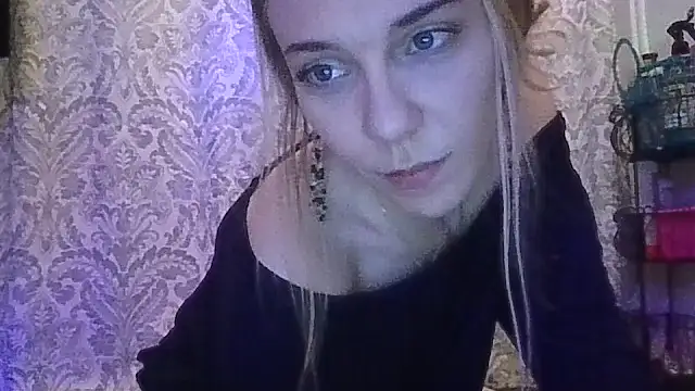 Snapshot of qtkayyzzxoxo chatting on 03-09-25, 02:39 qtkayyzzxoxo online show from 03-09-25, 02:39
