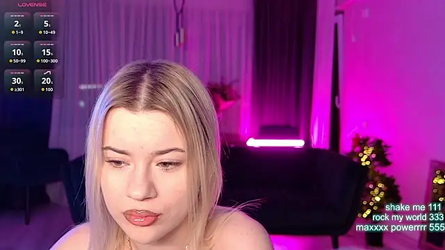 Snapshot of CutiePie69__ chatting on 02-06-26, 08:49 CutiePie69 online show from 02-06-26, 08:49