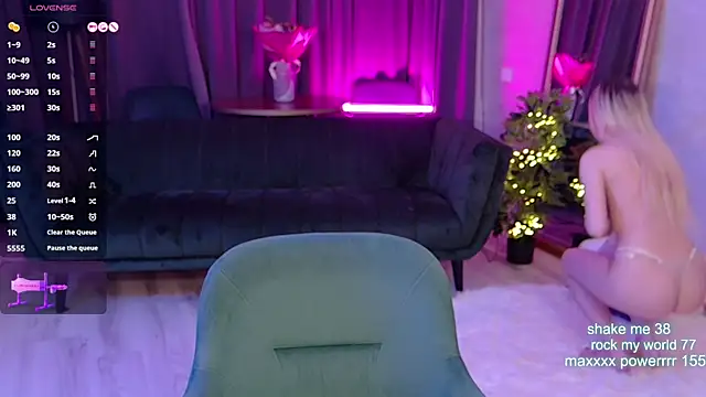 CutiePie69   online show from 10-25-25, 07:58