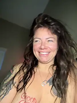 Snapshot of NaughtyLittleVeteran chatting on 09-10-25, 01:43 NaughtyLittleVeteran online show from 09-10-25, 01:43