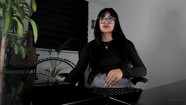 Emmaa allen online show from 02-12-26, 01:49