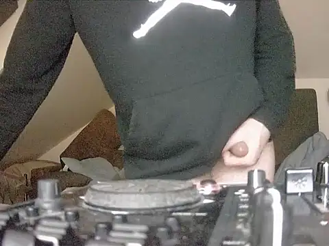 gryzoon online show from 02-15-26, 04:57