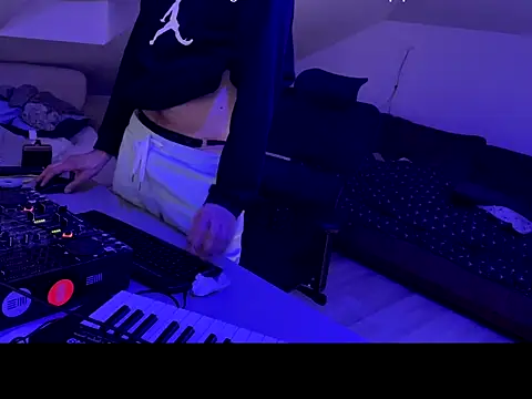 gryzoon online show from 06-15-26, 12:27