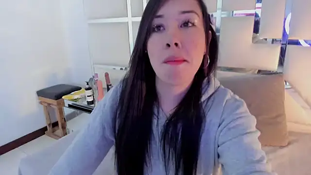 Snapshot of Celeste_X chatting on 09-19-25, 04:05 Celeste X online show from 09-19-25, 04:05