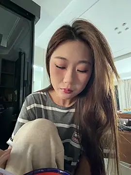 Xiaoxia-Baby online show from 05-08-26, 12:25