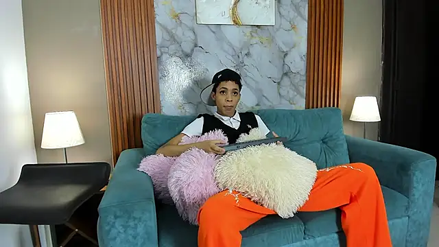 Snapshot of KING_OFF_BOYS chatting on 03-09-26, 01:14 KING OFF BOYS online show from 03-09-26, 01:14