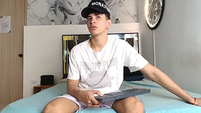 Snapshot of KING_OFF_BOYS chatting on 10-01-25, 01:26 KING OFF BOYS online show from 10-01-25, 01:26