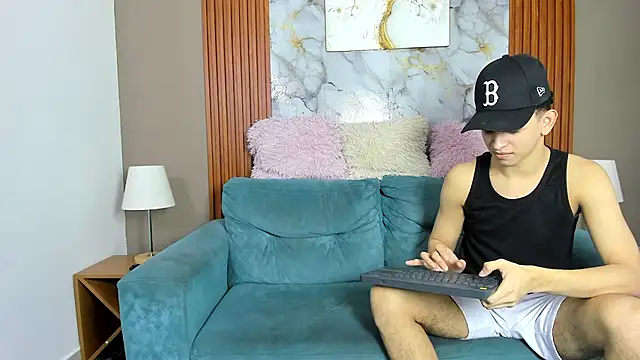 Snapshot of KING_OFF_BOYS chatting on 04-17-26, 01:36 KING OFF BOYS online show from 04-17-26, 01:36