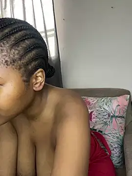 Snapshot of _DollFace_ chatting on 02-17-26, 03:53 DollFace online show from 02-17-26, 03:53