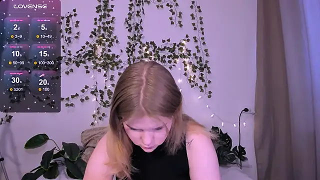 LaseyMoon online show from 03-21-25, 04:06