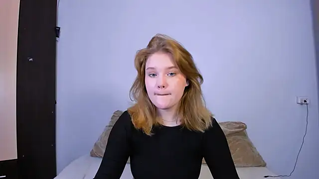 LaseyMoon online show from 09-24-25, 11:50