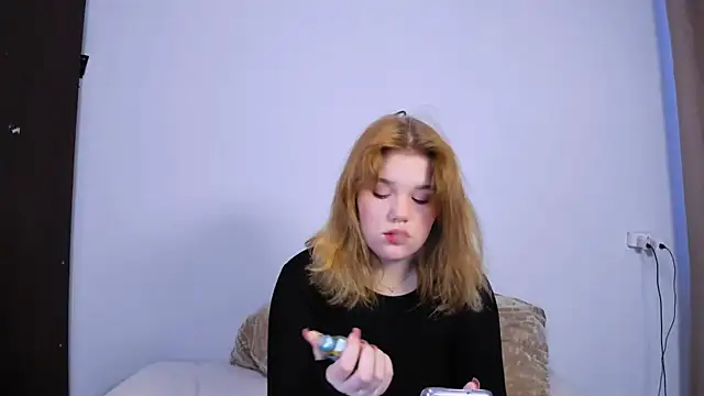 LaseyMoon online show from 09-14-25, 02:12