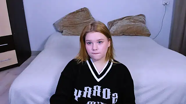 LaseyMoon online show from 10-04-25, 11:12