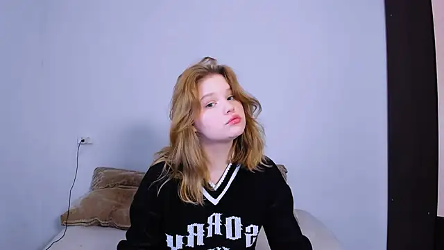 LaseyMoon online show from 10-15-25, 10:18