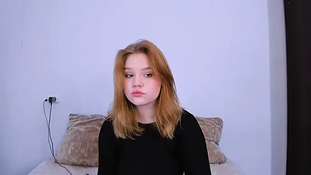 LaseyMoon online show from 10-26-25, 02:23