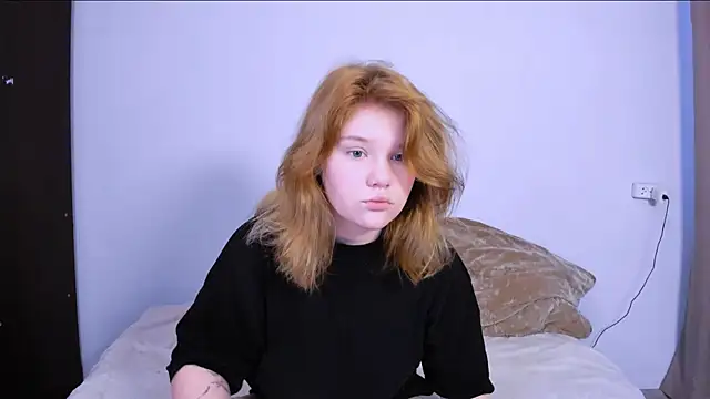 LaseyMoon online show from 09-09-25, 01:59