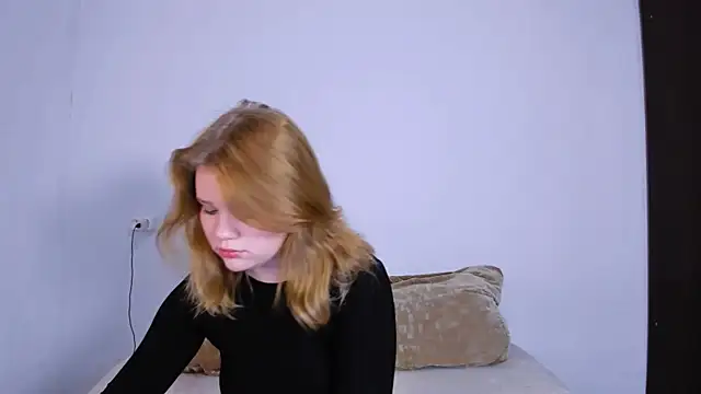 LaseyMoon online show from 10-18-25, 10:34