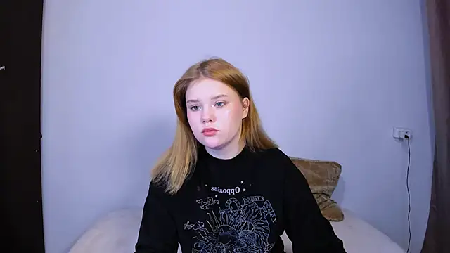 LaseyMoon online show from 09-29-25, 11:27