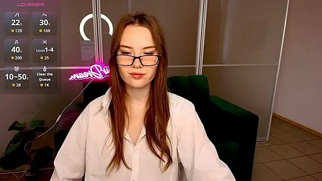 ElenaOconar online show from 10-20-25, 05:53