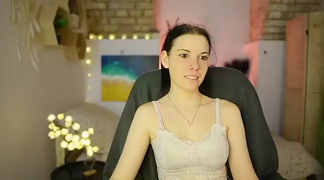 Snapshot of April_Olsen chatting on 03-16-25, 12:33 April Olsen online show from 03-16-25, 12:33