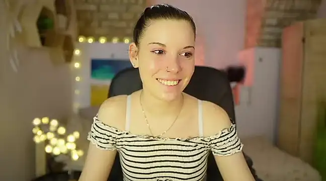 Snapshot of April_Olsen chatting on 03-05-25, 01:39 April Olsen online show from 03-05-25, 01:39