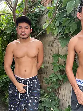 Snapshot of twinks_28 chatting on 10-18-25, 04:20 twinks 28 online show from 10-18-25, 04:20