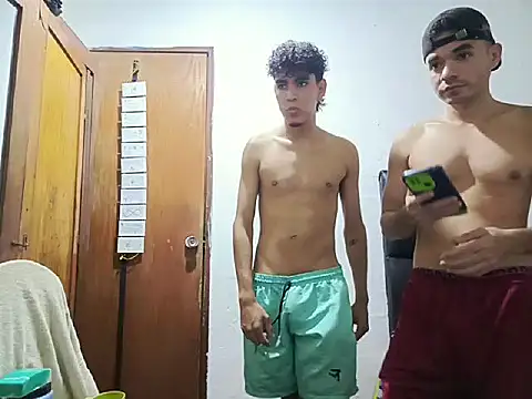 Snapshot of twinks_28 chatting on 02-27-25, 11:48 twinks 28 online show from 02-27-25, 11:48