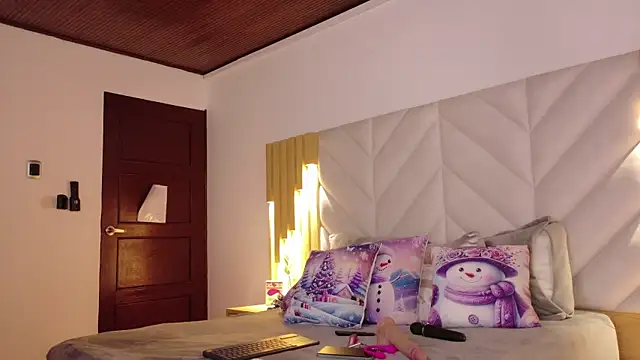 Anaise latif online show from 11-22-25, 11:42