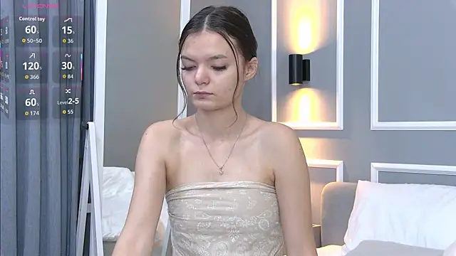 AsterQuinn online show from 10-26-25, 03:45