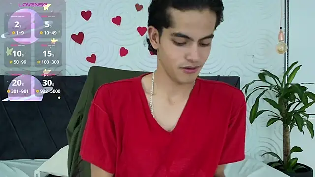 Snapshot of Maximoherrera_16 chatting on 05-13-26, 12:23 Maximoherrera 16 online show from 05-13-26, 12:23