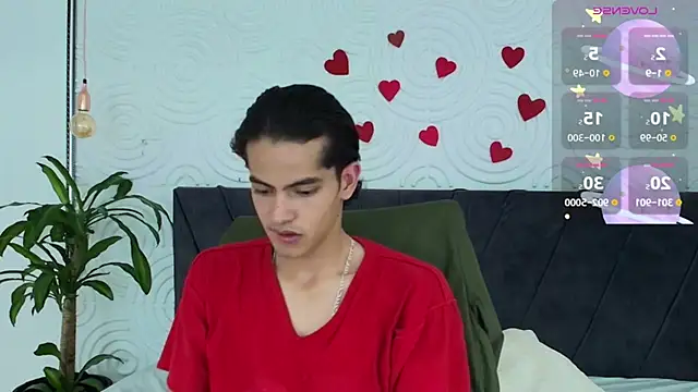 Snapshot of Maximoherrera_16 chatting on 05-29-26, 12:33 Maximoherrera 16 online show from 05-29-26, 12:33