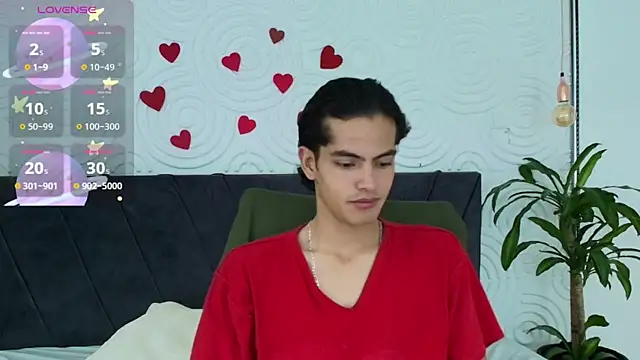 Snapshot of Maximoherrera_16 chatting on 04-23-26, 01:02 Maximoherrera 16 online show from 04-23-26, 01:02