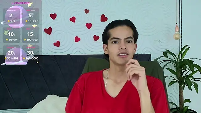 Snapshot of Maximoherrera_16 chatting on 05-04-26, 01:03 Maximoherrera 16 online show from 05-04-26, 01:03