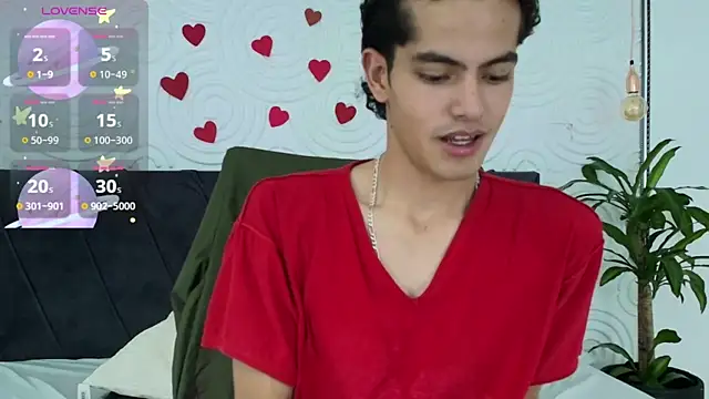 Snapshot of Maximoherrera_16 chatting on 04-18-26, 01:24 Maximoherrera 16 online show from 04-18-26, 01:24