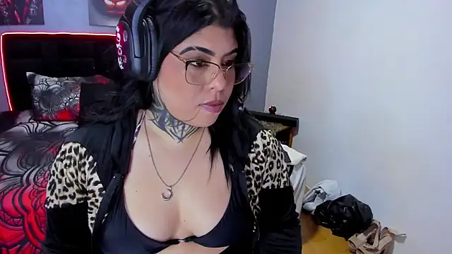 Snapshot of Veronika_metal chatting on 07-30-26, 11:15 Veronika metal online show from 07-30-26, 11:15