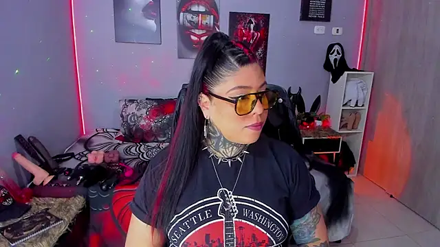 Veronika metal online show from 12-15-25, 04:13