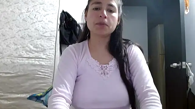 Snapshot of Escarcha-blue chatting on 10-10-25, 11:27 Escarcha-blue online show from 10-10-25, 11:27