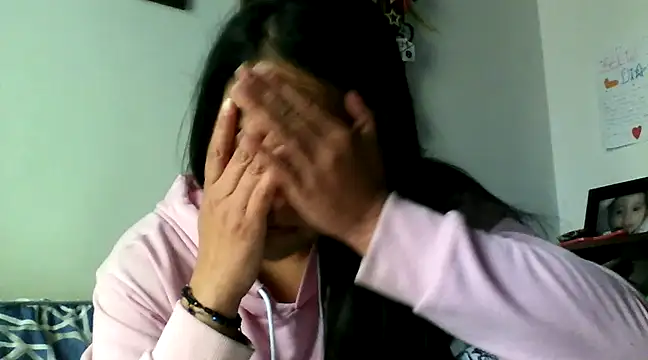 Snapshot of Escarcha-blue chatting on 03-22-25, 10:15 Escarcha-blue online show from 03-22-25, 10:15
