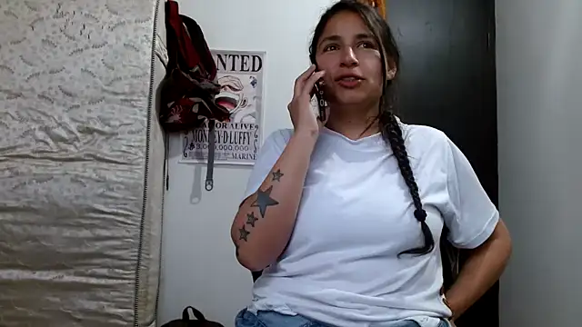 Snapshot of Escarcha-blue chatting on 09-18-25, 10:35 Escarcha-blue online show from 09-18-25, 10:35