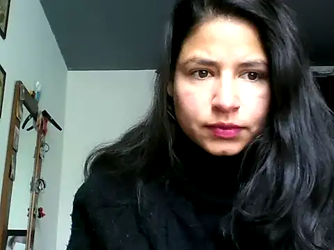 Snapshot of Escarcha-blue chatting on 03-10-25, 03:52 Escarcha-blue online show from 03-10-25, 03:52