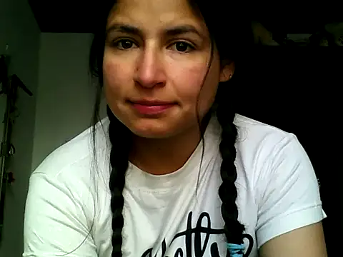 Snapshot of Escarcha-blue chatting on 03-11-25, 01:01 Escarcha-blue online show from 03-11-25, 01:01