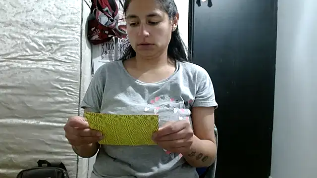 Snapshot of Escarcha-blue chatting on 09-16-25, 01:17 Escarcha-blue online show from 09-16-25, 01:17