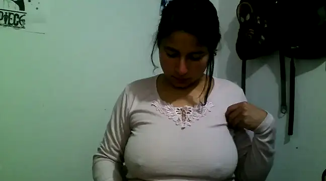 Snapshot of Escarcha-blue chatting on 03-18-25, 02:18 Escarcha-blue online show from 03-18-25, 02:18