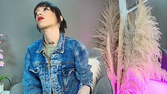 Snapshot of Vaiolett_Smith chatting on 02-04-26, 03:40 Vaiolett Smith online show from 02-04-26, 03:40