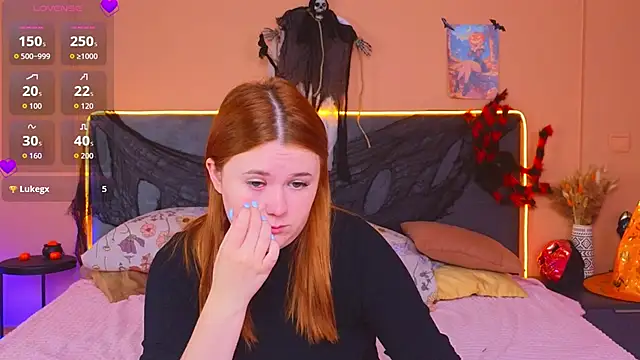 Eva Starlight online show from 10-27-25, 04:13