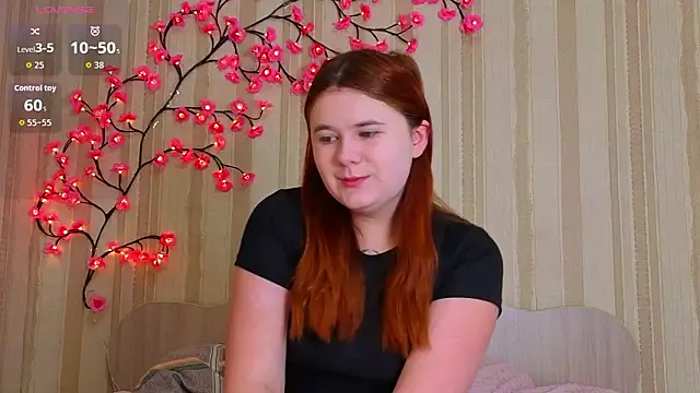 Snapshot of Eva_Starlight chatting on 02-25-26, 04:12 Eva Starlight online show from 02-25-26, 04:12