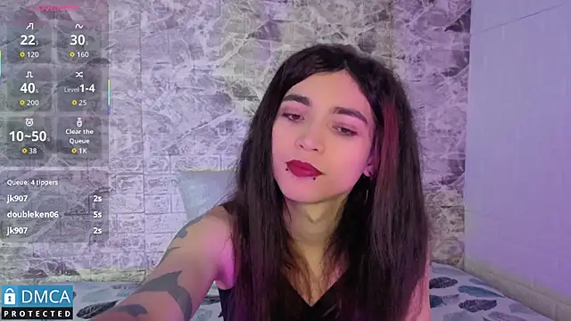 Snapshot of MaeveKuro chatting on 10-11-25, 03:29 MaeveKuro online show from 10-11-25, 03:29
