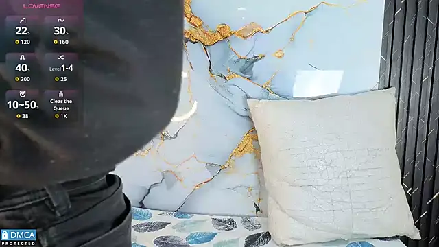 MaeveKuro online show from 10-30-25, 03:16